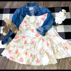 Cute floral vintage midi skirt from Tommy Hilfiger.